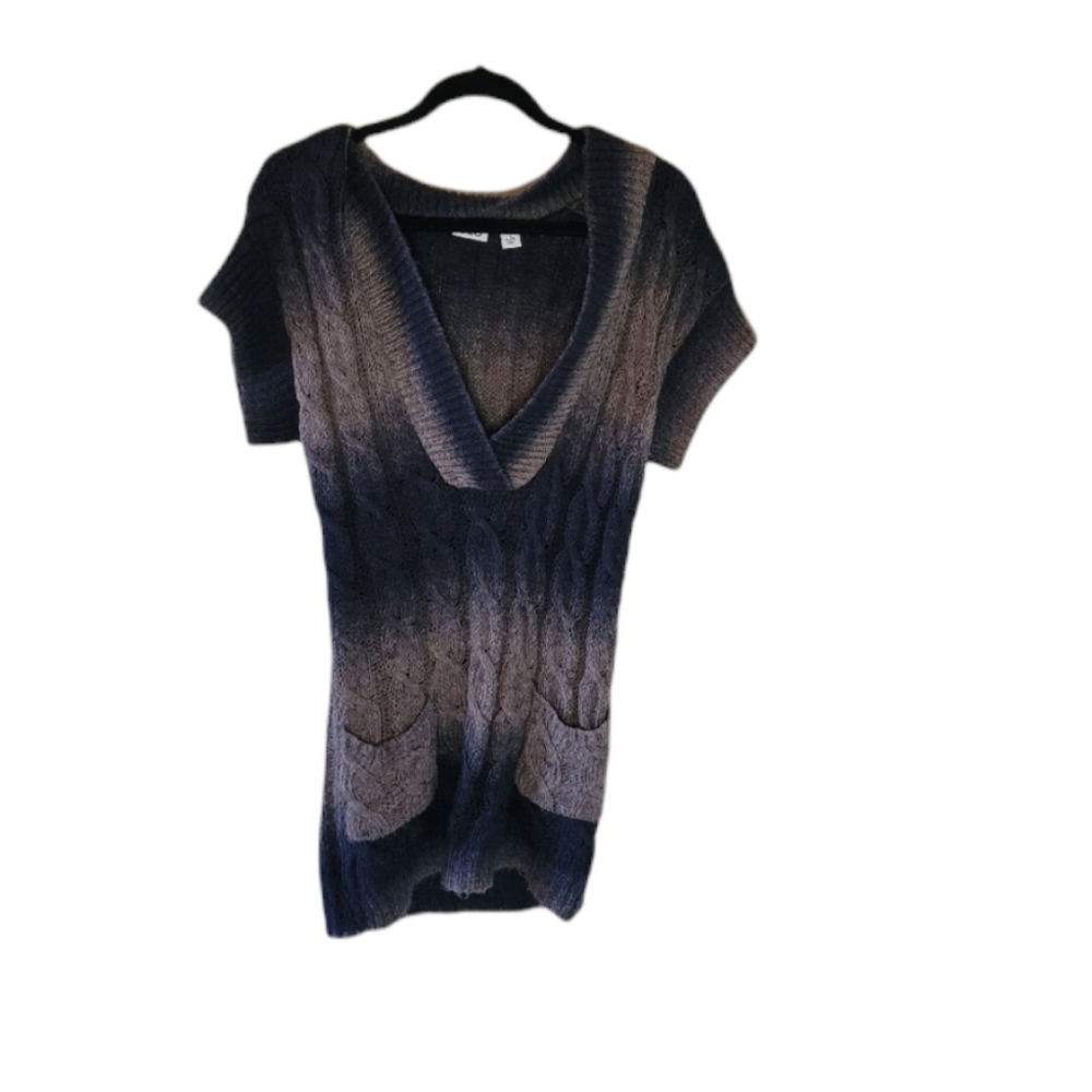 Cato short sleeved ombre blue & tan sweater .
